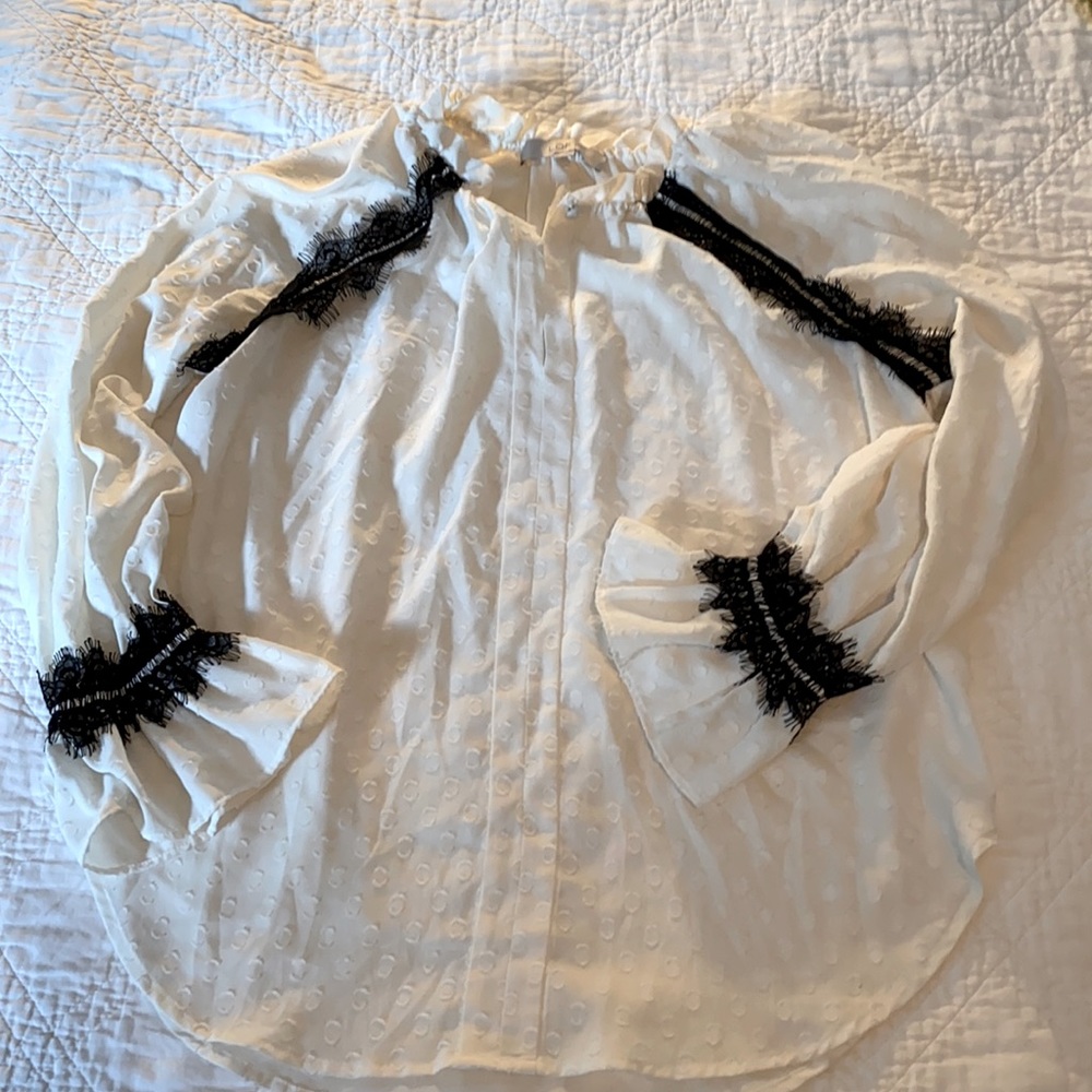 LOFT SZ S- white blouse with black lace